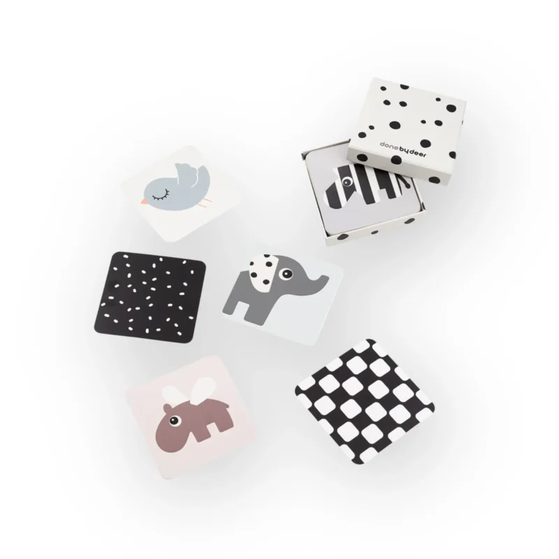 Cartes d'éveil contrastées